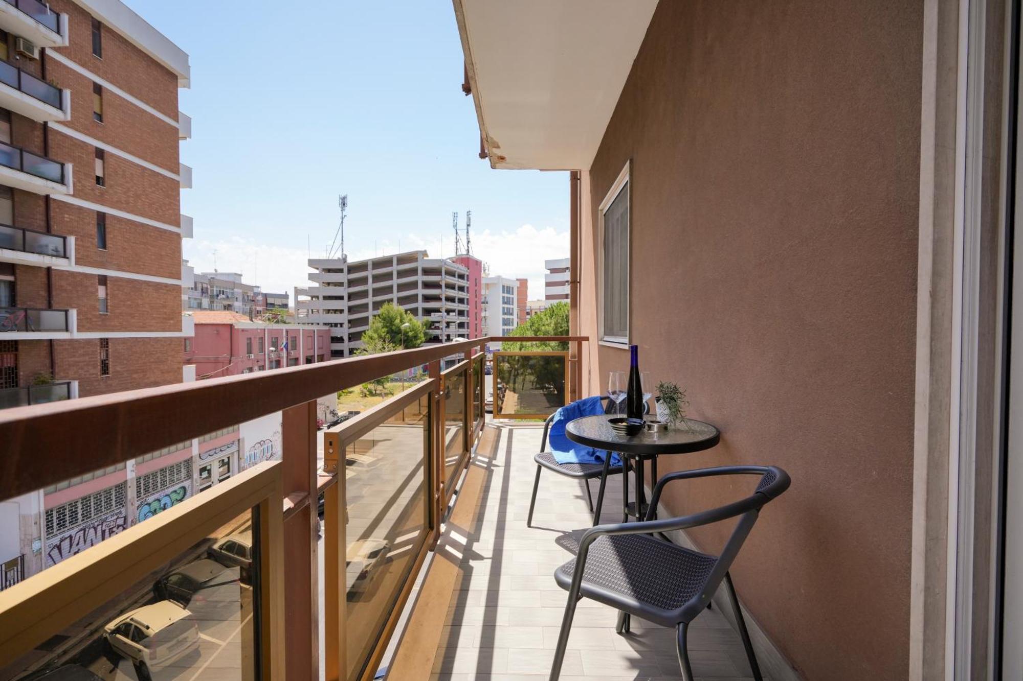 Gli Aquiloni Apartment - Steps From The Station Bari Exterior foto
