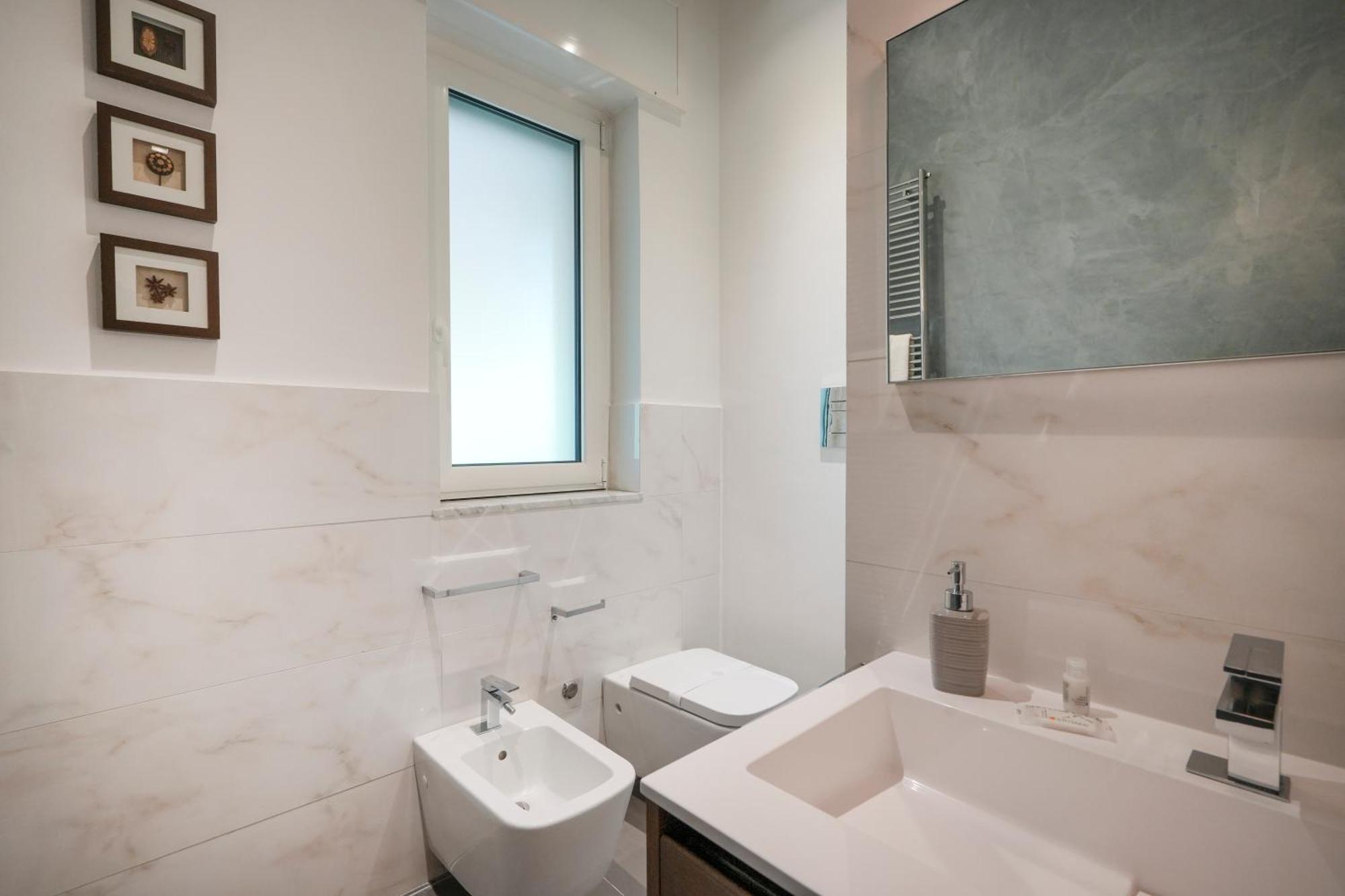 Gli Aquiloni Apartment - Steps From The Station Bari Exterior foto